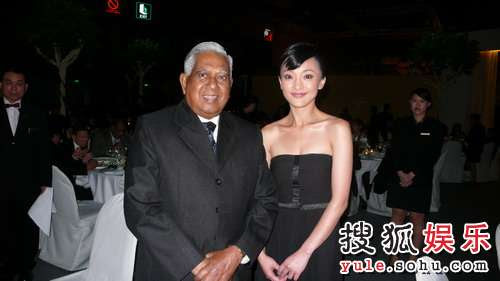 周迅面见新加坡总统纳丹取经环保绿化经验(图)-搜狐娱乐