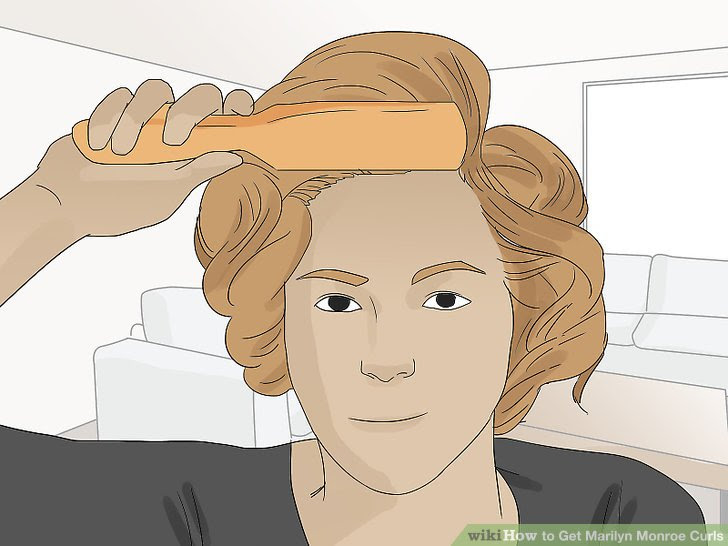 Get Marilyn Monroe Curls Step 10.jpg