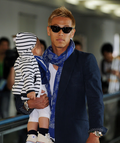 サプライズ 本田圭佑が昨秋 パパになっていた まとめ情報最前線
