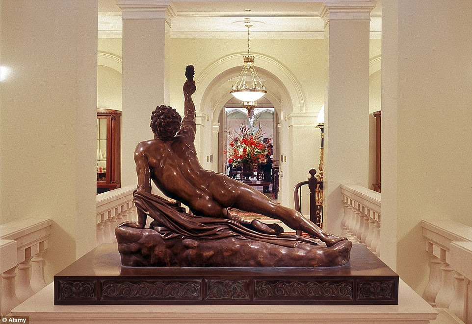 London's Lanesborough Hotel is ideally situated in Knightsbridge, overlooking leafy Hyde Park