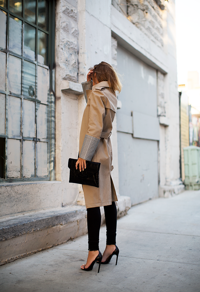 Le Fashion Blog Statement Trench Coat Alexander Wang Cuff Sleeve Clutch Bag Skinny Black Pants Strappy Heel Sandals Via The Native Fox photo Le-Fashion-Blog-Statement-Trench-Coat-Alexander-Wang-Cuff-Sleeve-Clutch-Bag-Skinny-Black-Pants-Strappy-Heel-Sandals-Via-The-Native-Fox.png