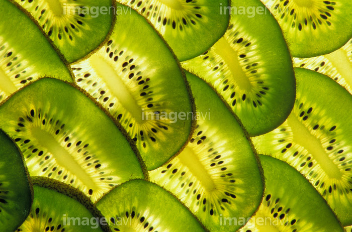 生鮮果物 整列 キウイフルーツ 薄切り 緑色 断面 の画像素材 写真素材ならイメージナビ