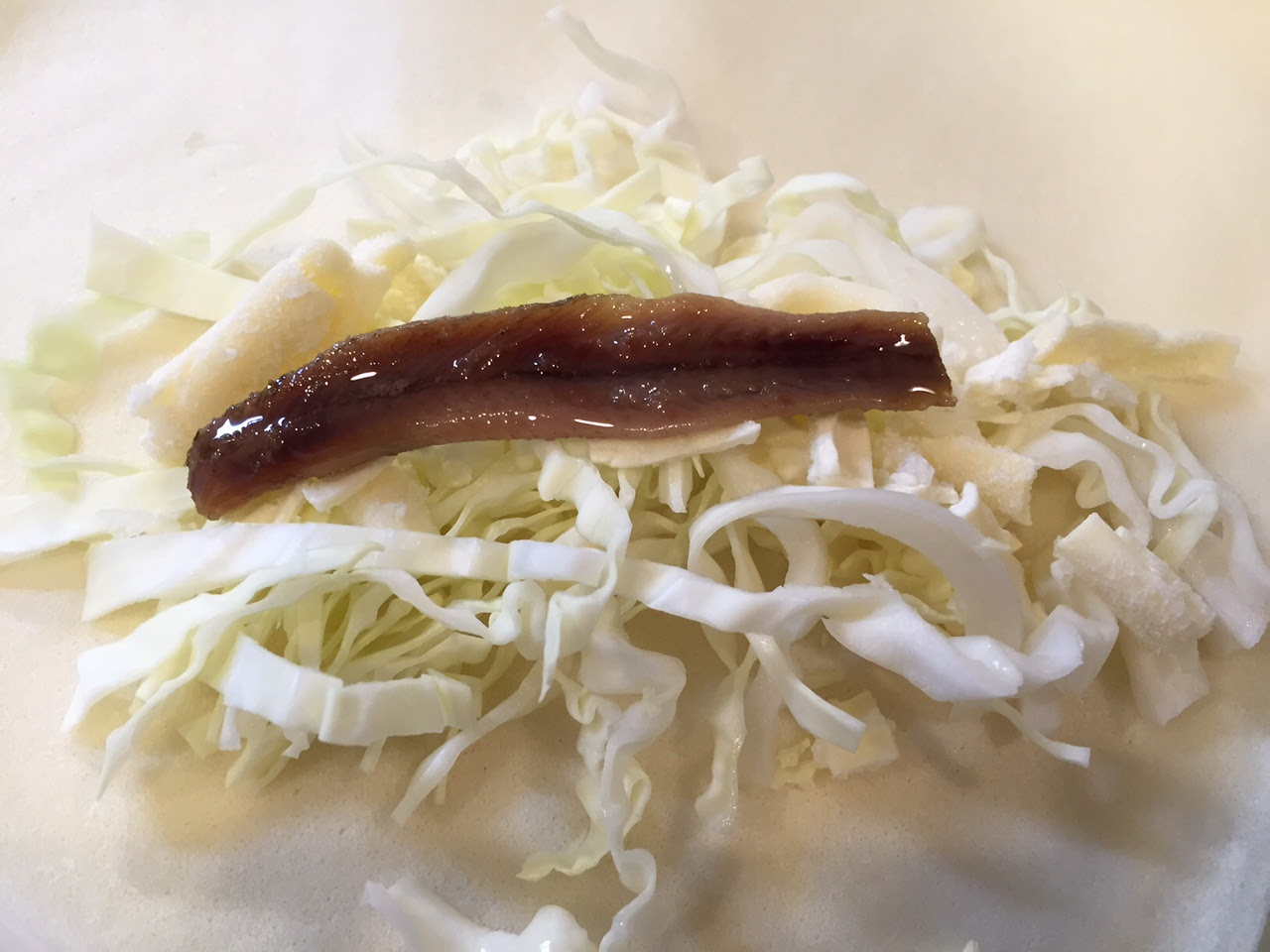 100均の食材を使おう 缶詰 アンチョビ で春巻き