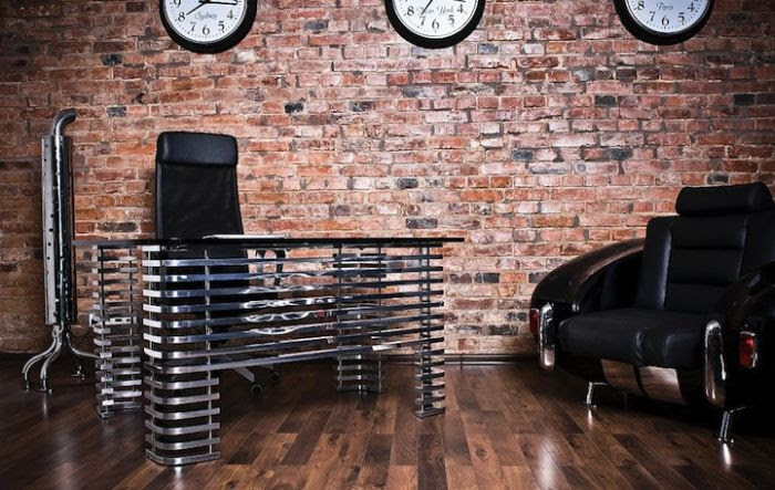 Classic Car Living Room (10 pics)