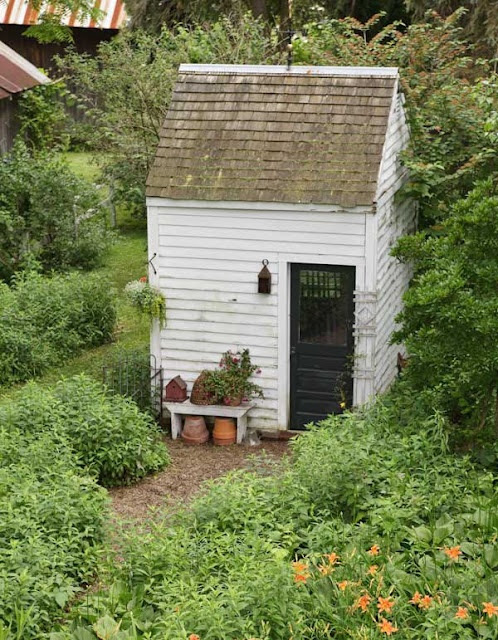garden shed - hardly a shed - more like an ex privy tarted up....nice