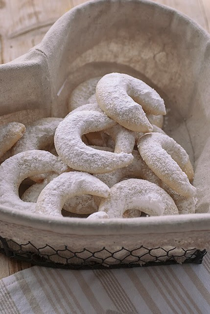 Almond crescents_2