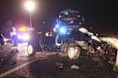 Una persona ha muerto tras una colisión de tres vehículos registrada en Vilagarcía de Arousa (Pontevedra), y otras dos resultaron heridas graves graves, en un accidente registrado a las diez y media de la noche. Fue necesario acordonar la N-640, en la que se produjeron importantes retenciones. EFE