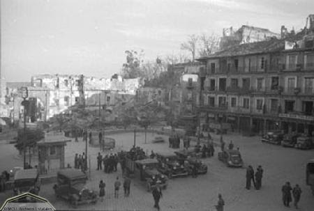 Zocodover destrozado en 1936. Foto Erich Andres. Ministerio de cultura. Centro Documental de la Memoria Histórica