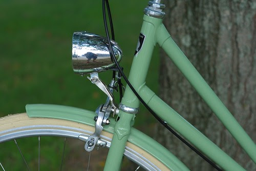 Bella Ciao Superba, Headlight