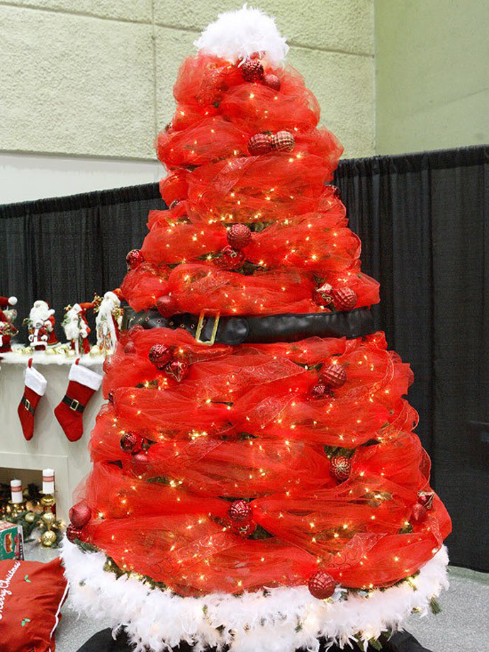 Red Santa Christmas Tree Pictures, Photos, and Images for 