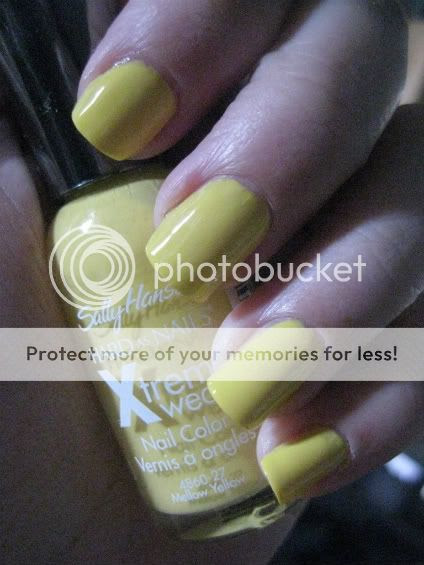 sally hansen xtreme wear mellow yellow shxw nail polish swatch review