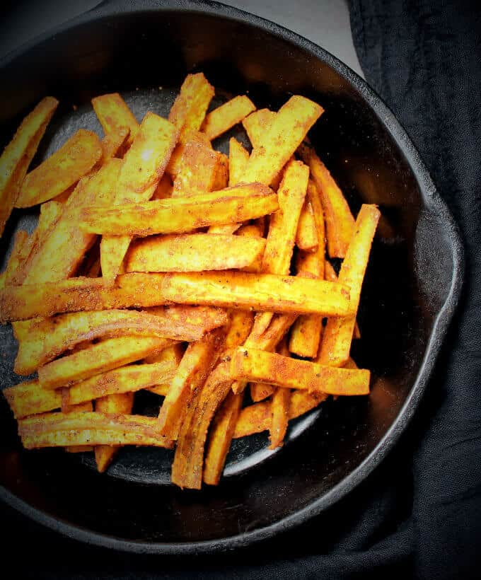 Baked plantain fries