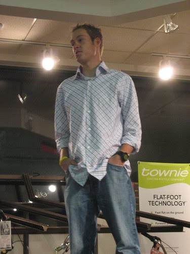 2005-11-08_11_tom