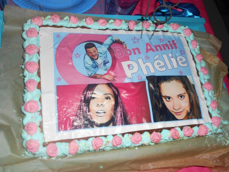 Montage Pour Un Gateau D Anniversaire Personnalise Strassy Design