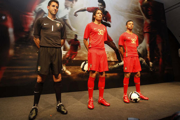 ポルトガル代表 08 09年nike新ユニフォーム ホームモデル 発表 Football Shirts Voltage Com サッカー各国代表 クラブユニフォーム