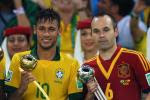 Neymar, Iniesta Appear Out of Sync