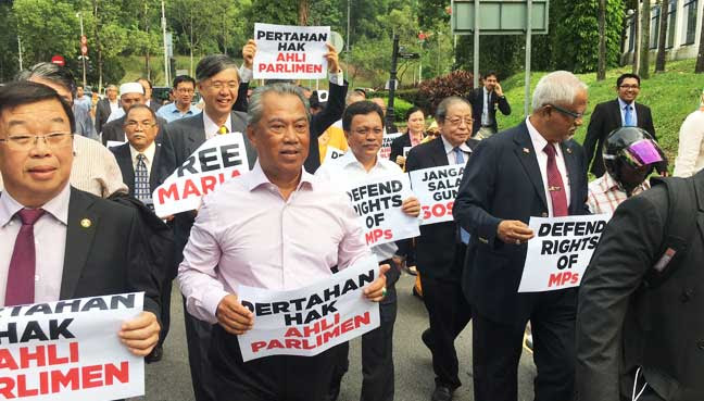 Muhyiddin-Bebas-Maria