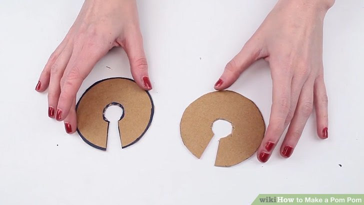 Make a Pom Pom Step 1 Version 3.jpg