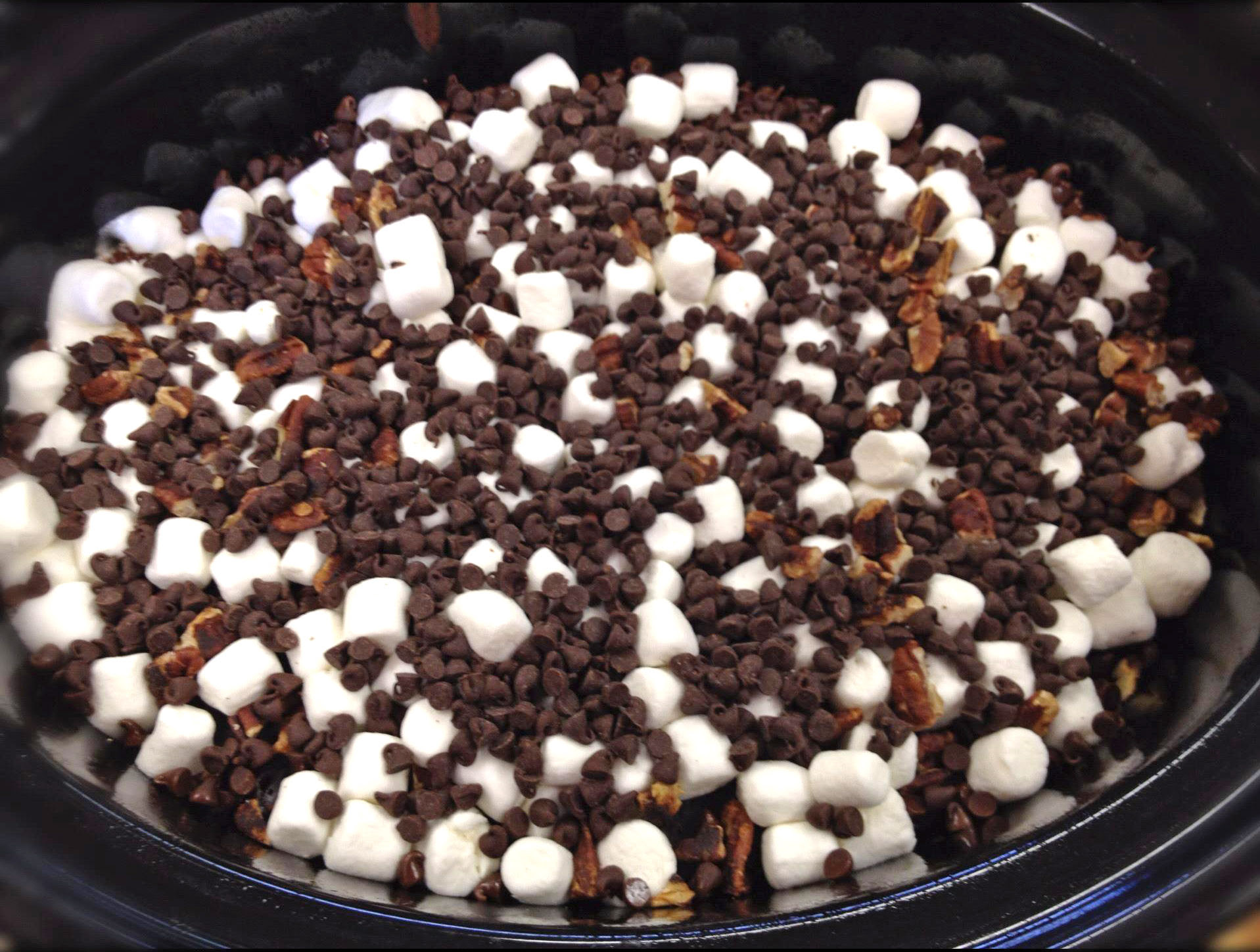 Crockpot Rocky Road Dump Cake Mommy S Fabulous Finds