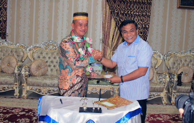 Bupati Fahsar Tandatangani MoU Pengembangan Ternak