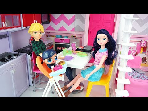 Miraculous Doll Family Lol Surprise Airplane Travel La Famille Miraculous Poupees Voyage En Avion Vidoemo Emotional Video Unity