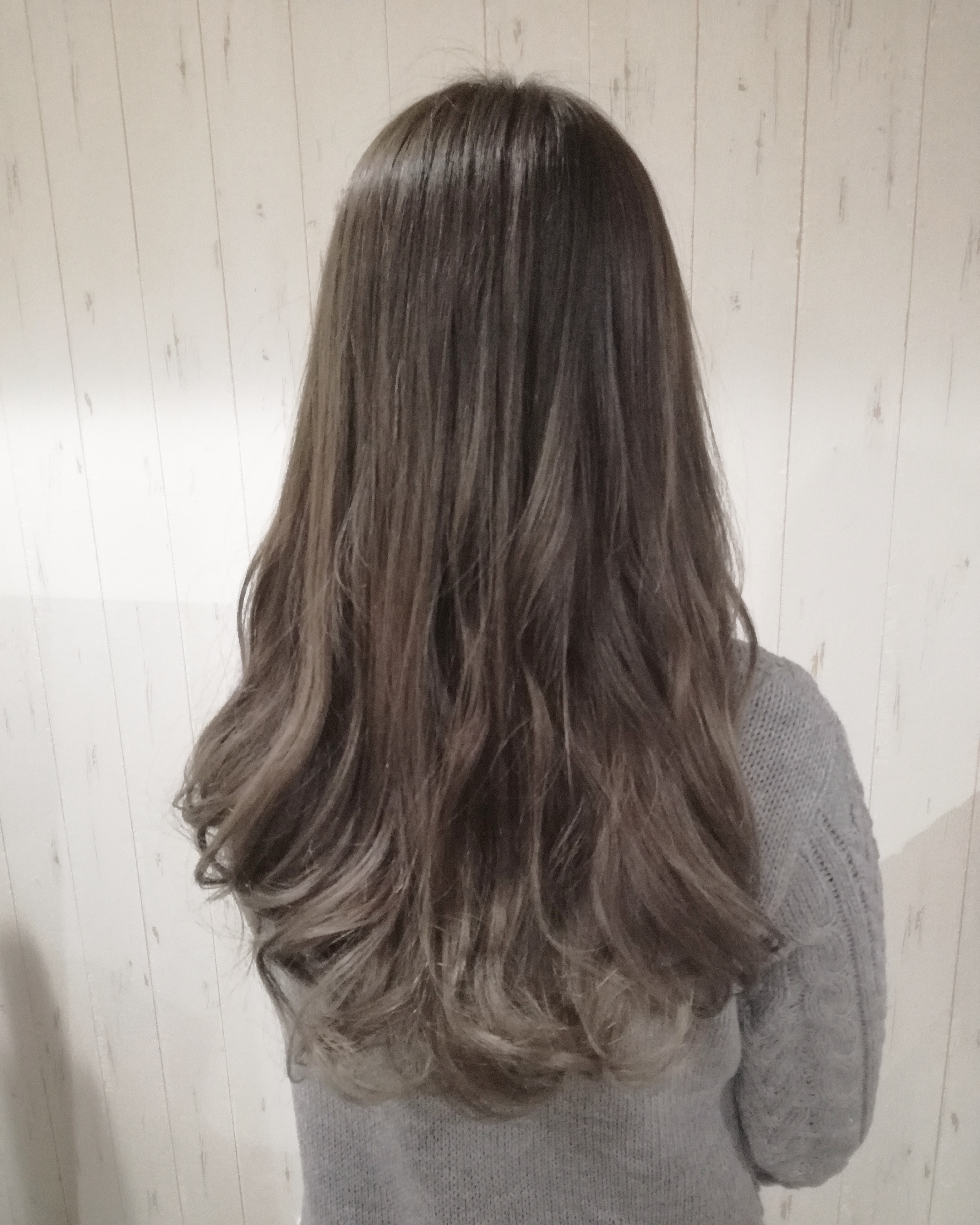 ブリーチした髪を活かした明るめグラデーションカラー Any