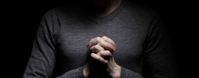 فتاة تبيع عذريتها