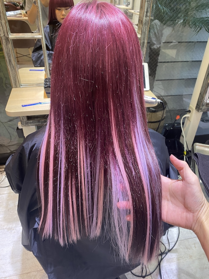 人気ヘアエクステ シールエクステに興味ある方 詳しく解説 エクステ 種類 本数 カラー 値段 ショート ハイライト イヤリングカラー 付け放題 インナーカラー 原宿 美容室 Sherry 原宿美容室