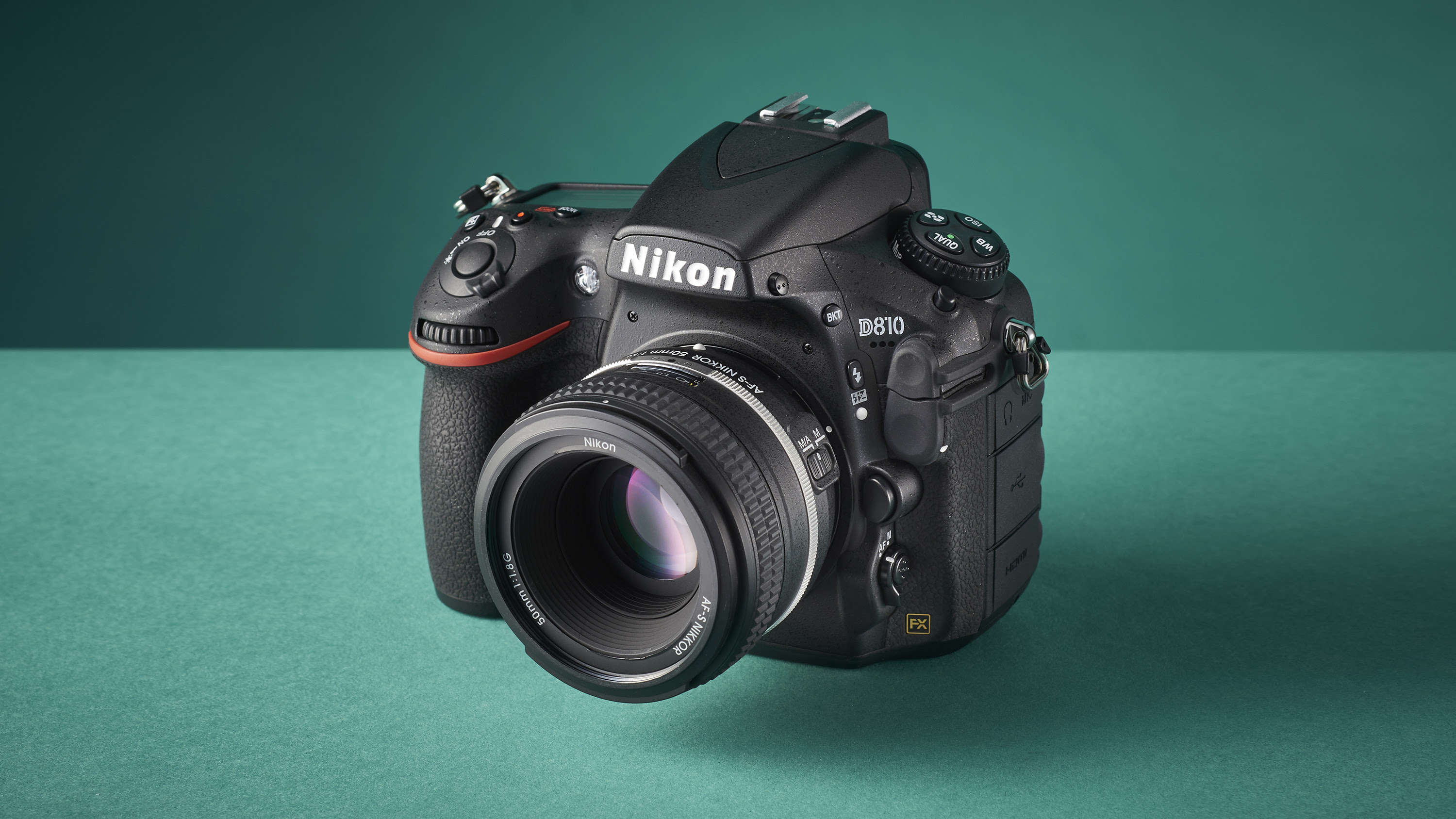 Nikon D820