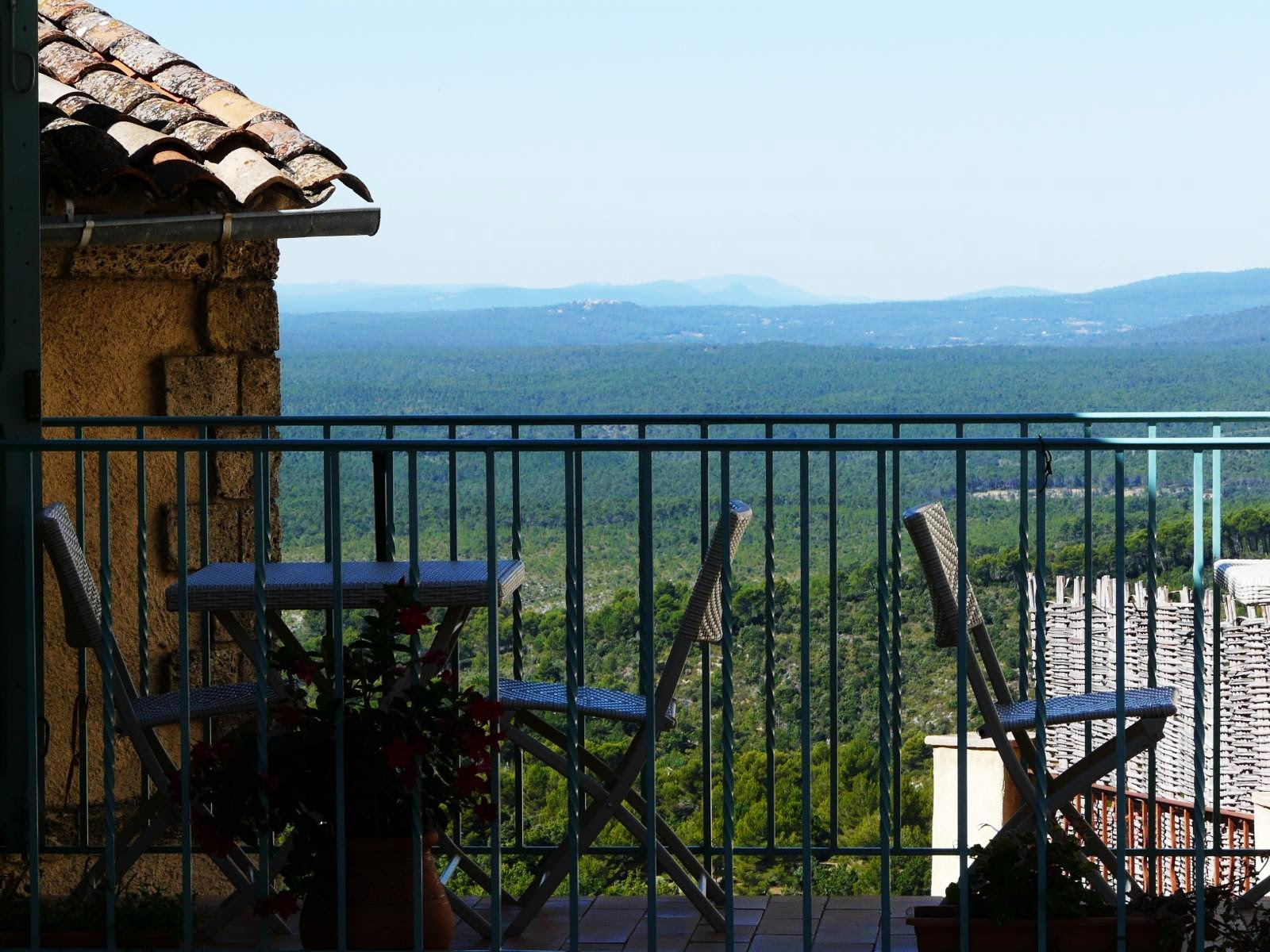 Un village dans le ciel : Tourtour