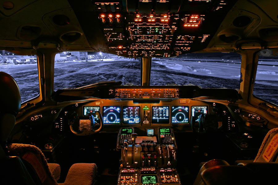 A Beautiful Photo Collection Capturing Cockpits Such As Military Aircraft Airliners Space Shuttle Gigazine