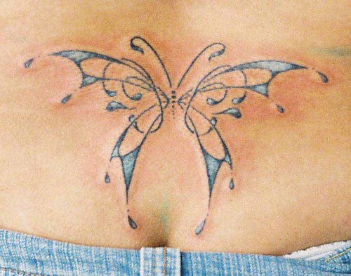 Tatuaje Mariposa Pupa Tattoo Granada 