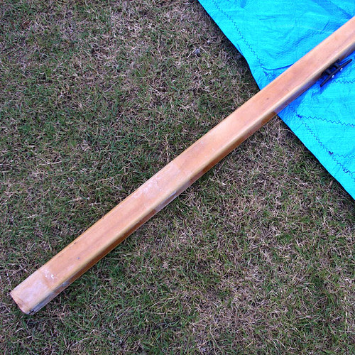 P2080112.JPG | This is the bottom end of the mast. you can 