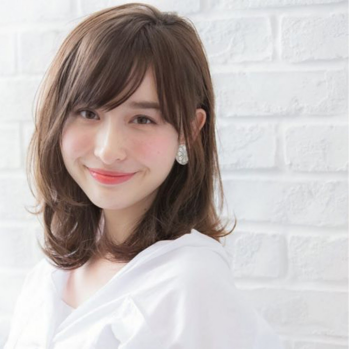 動画 ショート ミディアムボブまで 伸びかけヘアのスタイリング方法紹介 コスメニュース びぃらぼ