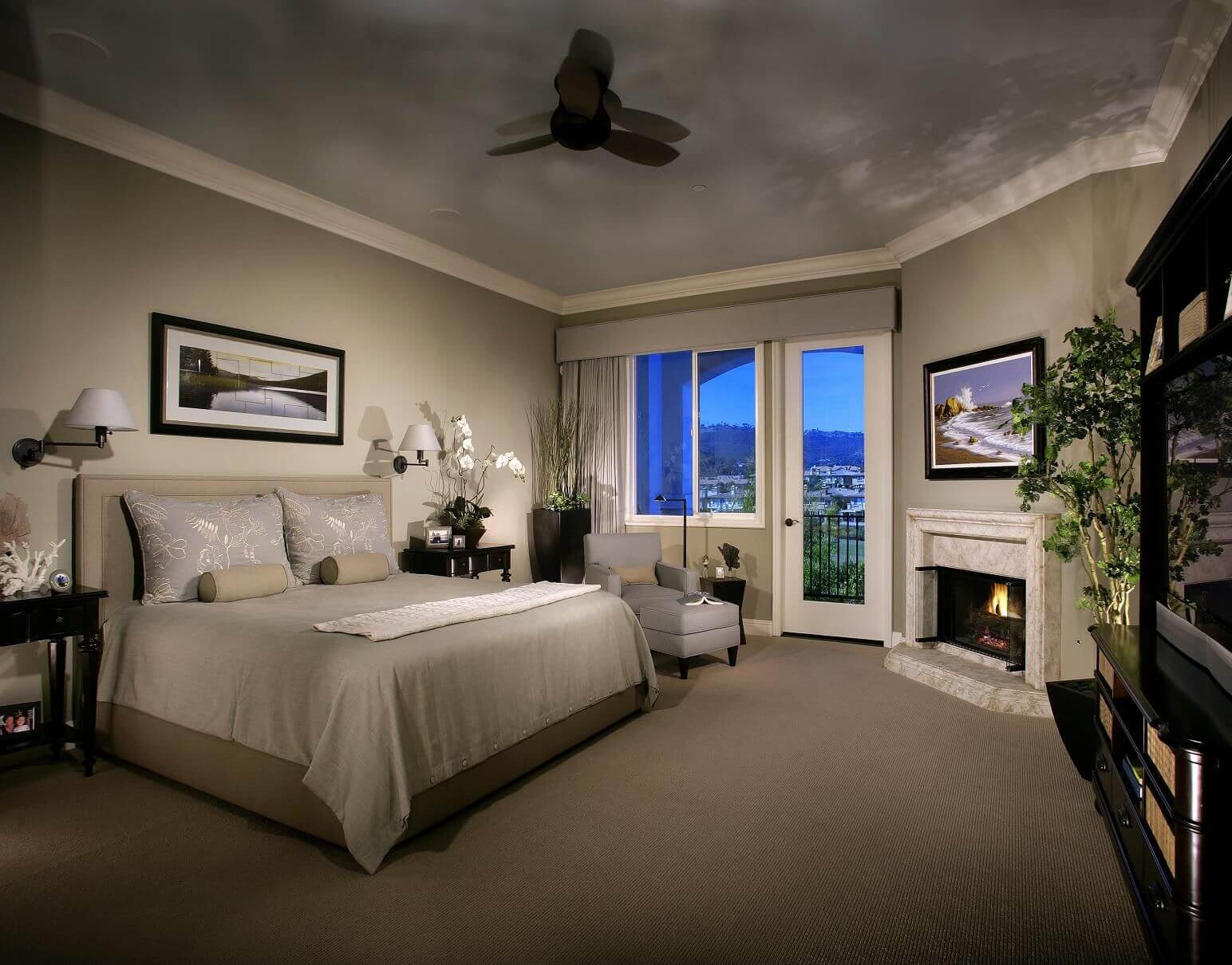 13 Chairs for Master Bedrooms (with Photo Examples)