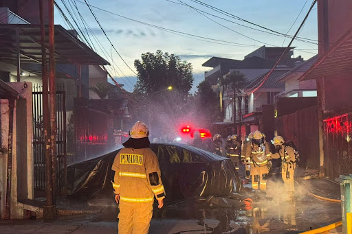 BYD Seal terbakar di Jakarta Barat, diduga akibat baterai - ANTARA News