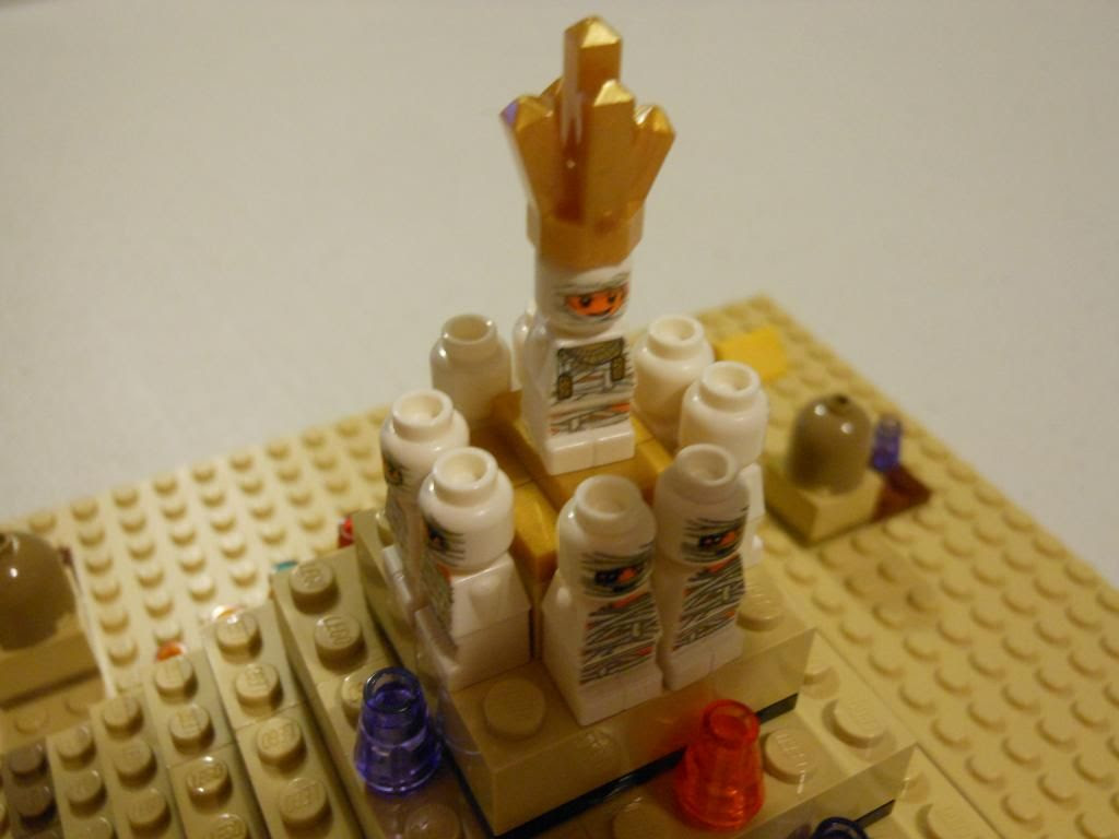Ramses Pyramid mummy microfigures