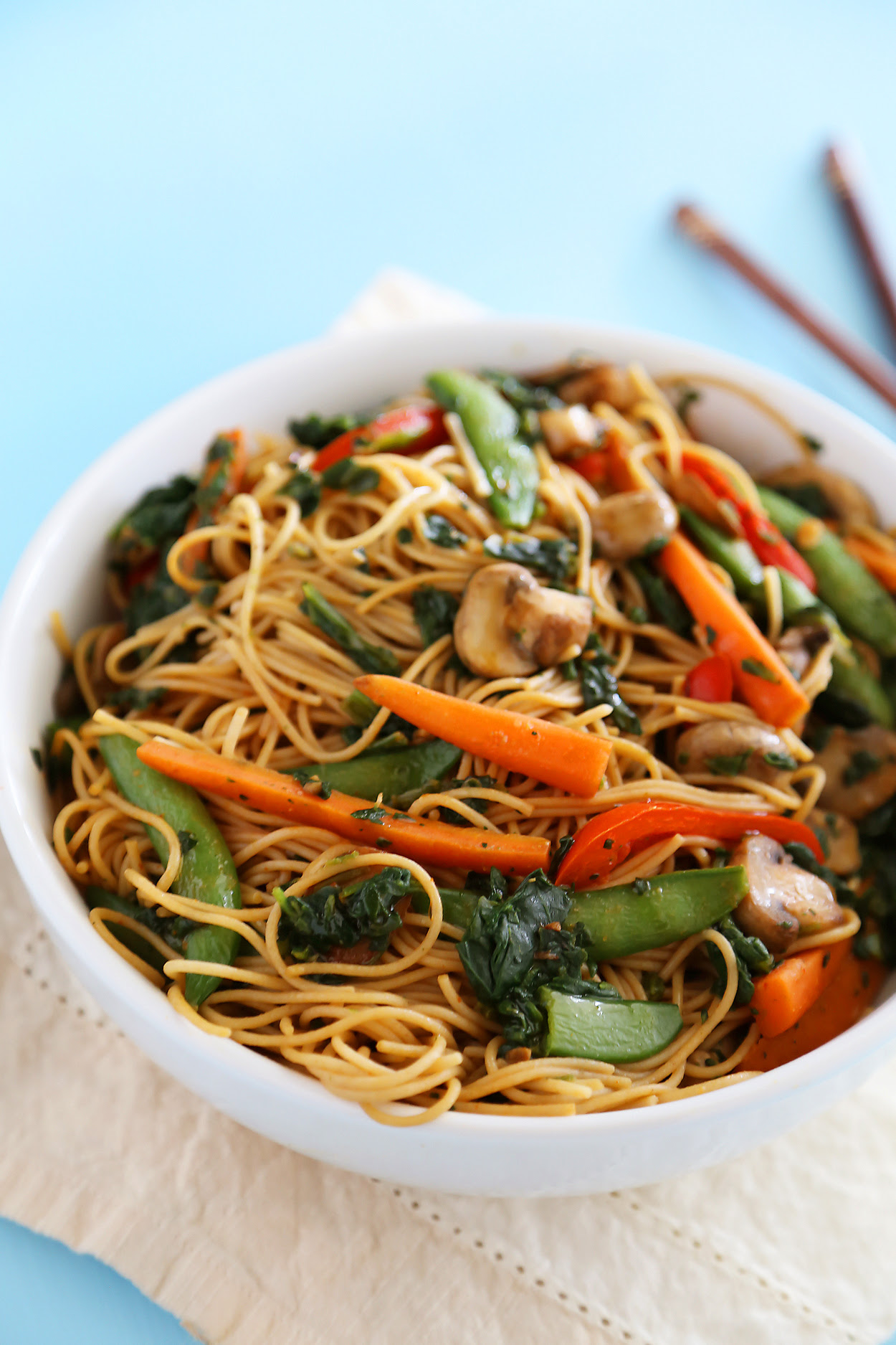 Easy Vegetable Lo Mein - The Comfort of Cooking