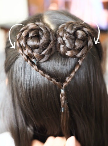 子供髪型 発表会にもピッタリ 華やかな三つ編みハートヘア Mamas Job