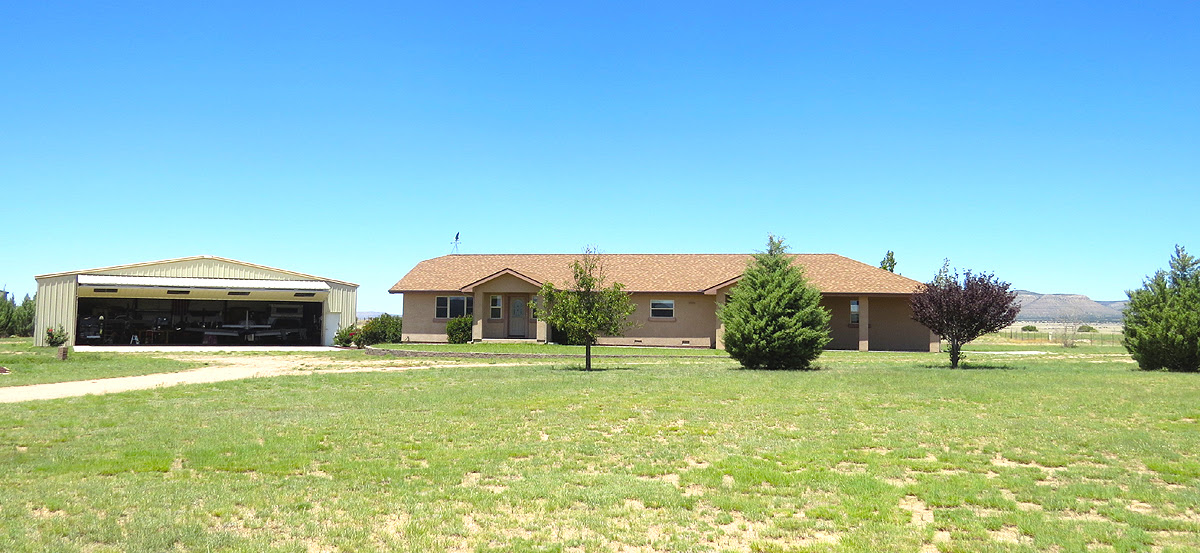 picture Hangar Homes For Sale Arizona airport homes airpark homes hangar homes hangars and lots for sale or lease
