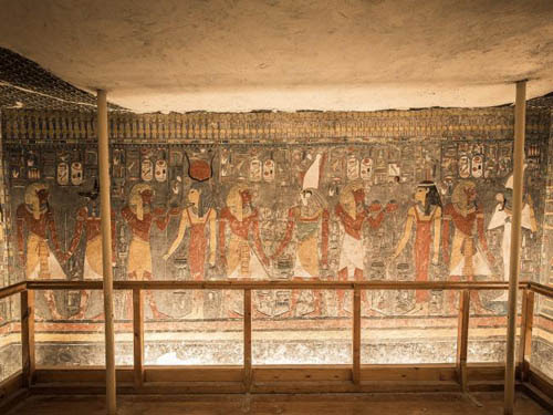 nhung-buc-anh-hiem-hoi-ben-trong-lang-mo-pharaoh-o-ai-cap