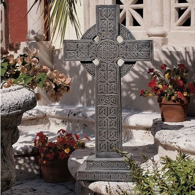Design Toscano CL3324 Bannockburn Celtic Cross Sculpture