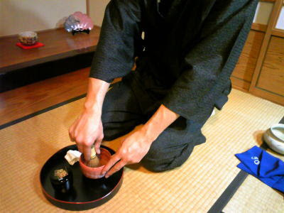 茶の道 お茶を点てるときの茶筅の動き 京都発 三十路男の独身奮闘記