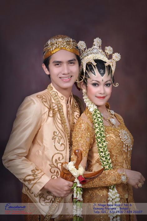 Pakaian Adat  Jawa by Mahadjatis on DeviantArt  Pakaian Adat  Jawa by Mahadjatis on DeviantArt