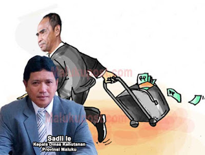 Ambon, Malukupost.com - Penyidik Pegawai Negeri Sipil (PPNS) Dinas Kehutanan Maluku akan mengajukan tersangka kasus penyerobotan hutan produksi dan kawasan konservasi di kabupaten Seram Bagian Barat pada 2013, Paulus Samuel Puttileihalat kepada kepolisian guna dimasukan Daftar Pencarian Orang (DPO). Hal itu karena tiga kali tidak memenuhi panggilan, kata Kadis Kehutanan Maluku, Sadli Ie yang dikonfirmasi, Rabu (7/6). Dia mengatakan, stafnya sedang menyiapkan administrasi untuk diajukan kepada Kapolda melalui Gubernur Maluku Said Assagaff agar menetapkan Paulus masuk DPO.