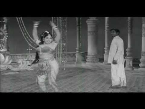 AADAVE MAYURI, the famous old rare master piece song of K Viswanath's cr...