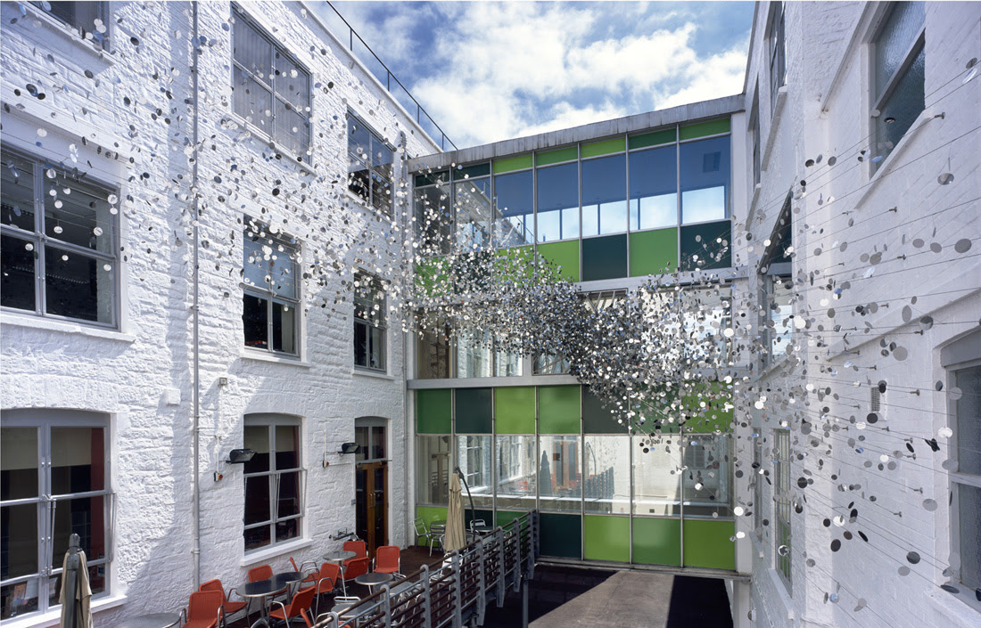 http://www.archdaily.com/wp-content/uploads/2008/10/1215757245_daylandscfirstfloorwip.jpg