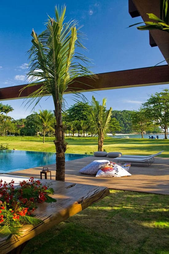 Luxurious Houses With Stunning Architecture And Interior Design