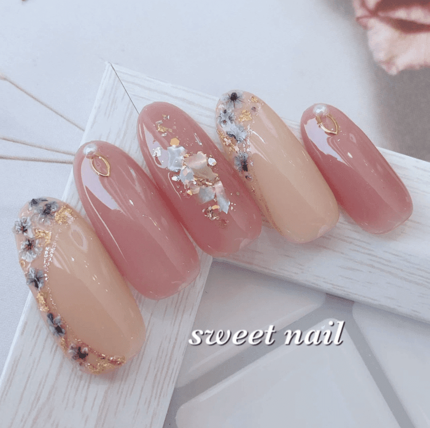 21春のネイルのトレンドデザインは カラーやデザインなどを画像で紹介 春夏秋冬トレンド情報ピポパ発信局