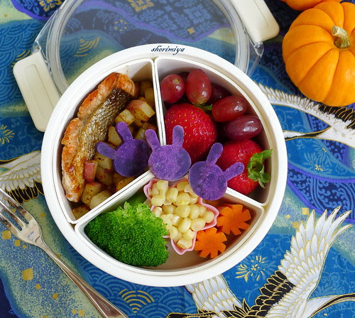 Salmon and... Bunny Triplets Bento by sherimiya ♥